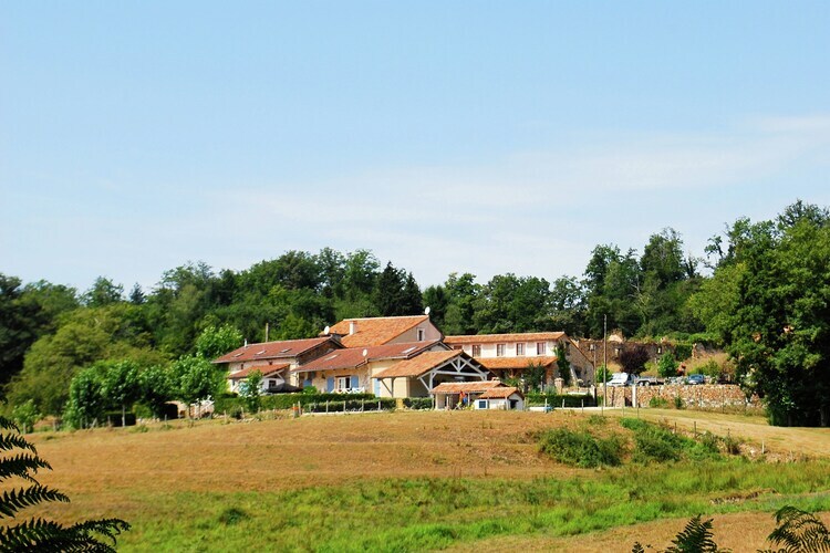 Le Castel, gîte 6 personnes avec piscine à Roussines - Photo 21