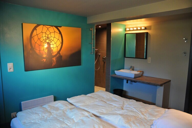 Chalet Arbre Dressé avec jacuzzi à Somme-Leuze - Photo 6