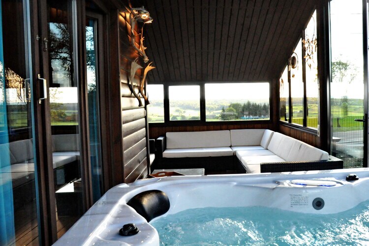 Chalet Arbre Dressé avec jacuzzi à Somme-Leuze - Photo 8
