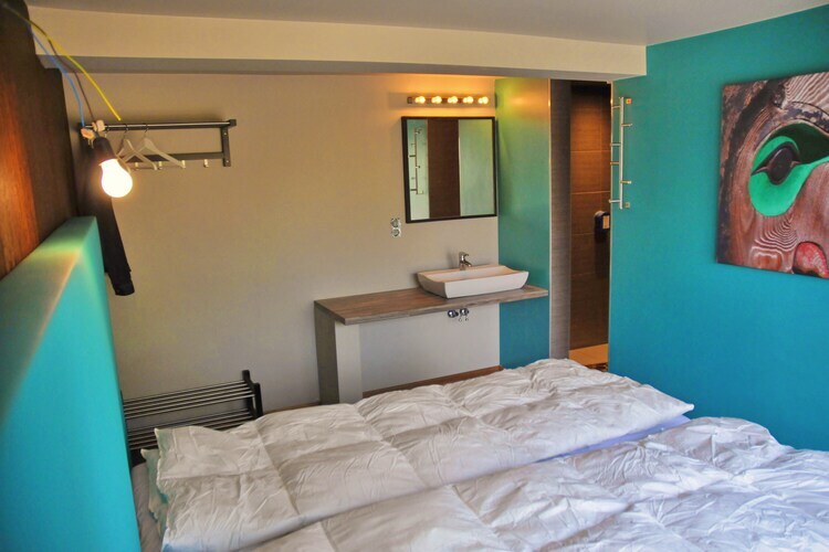 Chalet Arbre Dressé avec jacuzzi à Somme-Leuze - Photo 9