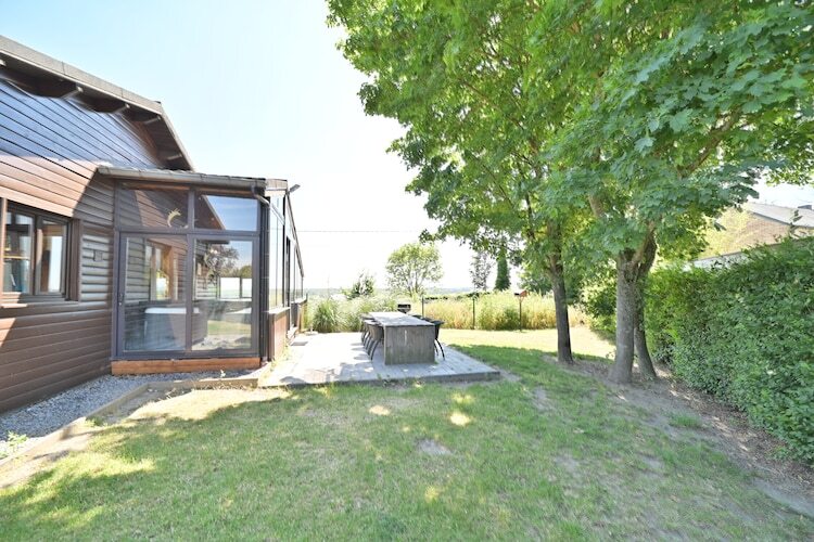 Chalet Arbre Dressé avec jacuzzi à Somme-Leuze - Photo 10