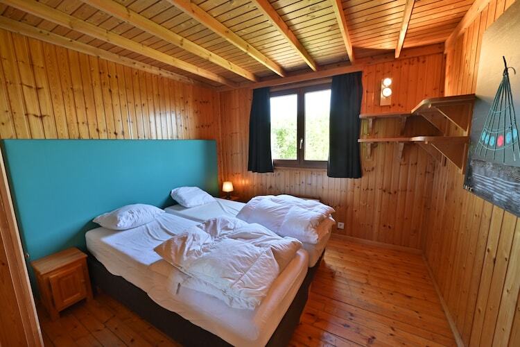 Chalet Arbre Dressé avec jacuzzi à Somme-Leuze - Photo 13