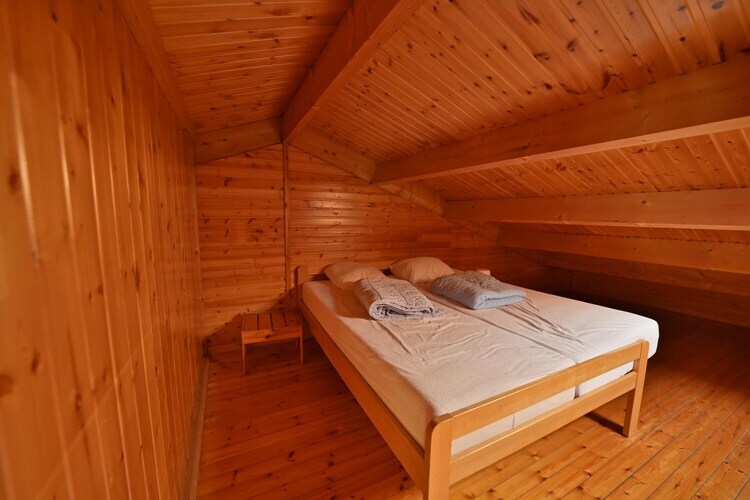 Chalet Arbre Dressé avec jacuzzi à Somme-Leuze - Photo 15