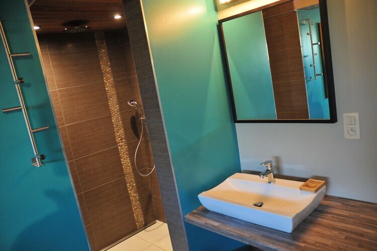Chalet Arbre Dressé avec jacuzzi à Somme-Leuze - Photo 18