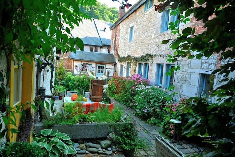 Chalet Arbre Dressé avec jacuzzi à Somme-Leuze - Photo 25