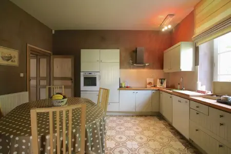 Maison XVIIIe siècle avec jacuzzi à Virton, 8 pers. : photo 4