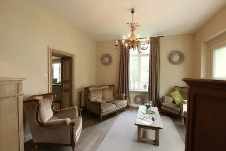 Maison XVIIIe siècle avec jacuzzi à Virton, 8 pers. : photo 9