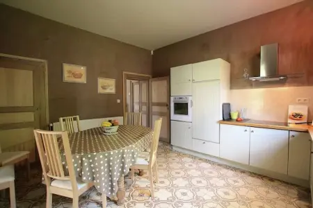 Maison XVIIIe siècle avec jacuzzi à Virton, 8 pers. : photo 10