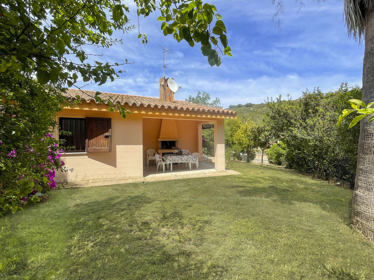 Villa Arianna à Costa Rei, 3 chambres, 600 m de la mer - Photo 1