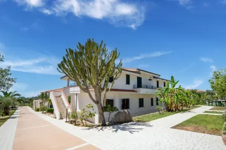 Gattotrilo x 5, Appartement dans une résidence avec piscine - Photo 7