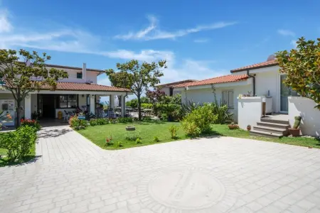 Gattotrilo x 5, Appartement dans une résidence avec piscine - Photo 8
