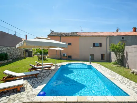 Maison Laura à Pula : piscine privée et terrain 800m² : photo 6