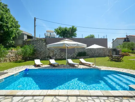 Maison Laura à Pula : piscine privée et terrain 800m² : photo 7