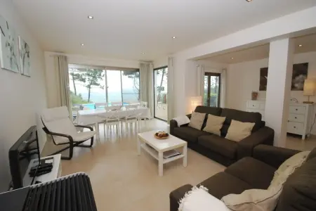 Casa Cela, Maison de vacances moderne à Cela - Photo 8