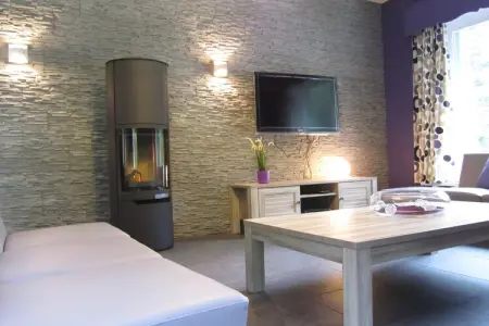 The Rainbow House, Luxueuse maison de vacances campagne avec piscine - Photo 2