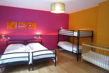The Rainbow House, Luxueuse maison de vacances campagne avec piscine - Photo 19