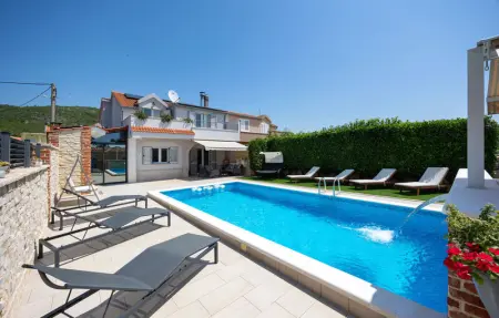 Location maison de vacances à Sestanovac