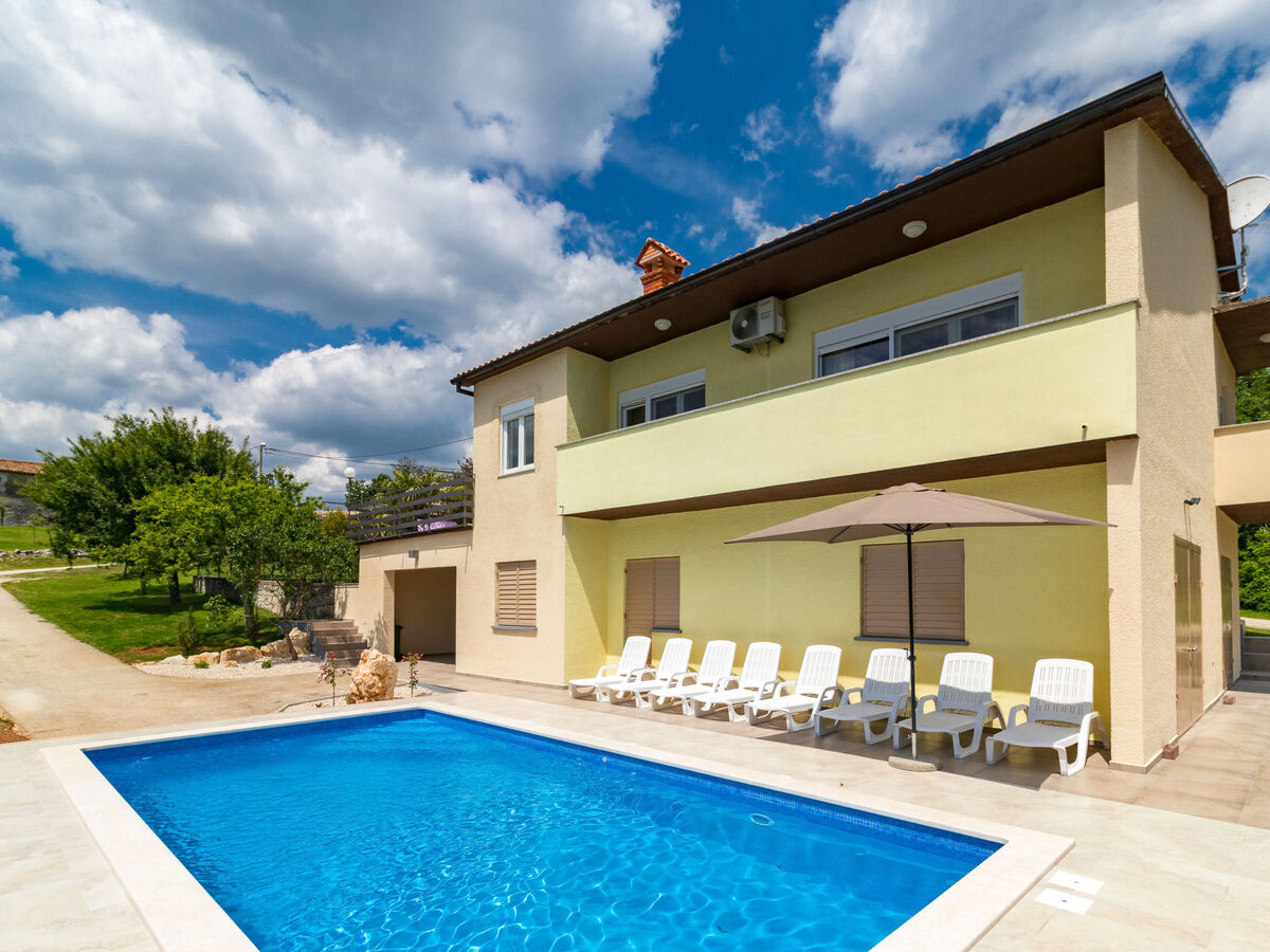 Maison Larisa avec piscine privée à Pićan - Photo 2