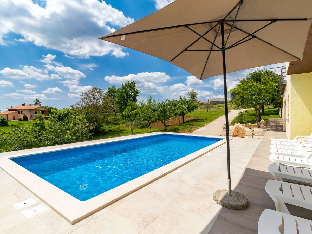 Maison Larisa avec piscine privée à Pićan - Photo 6