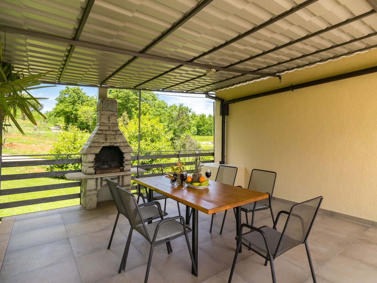 Maison Larisa avec piscine privée à Pićan - Photo 7