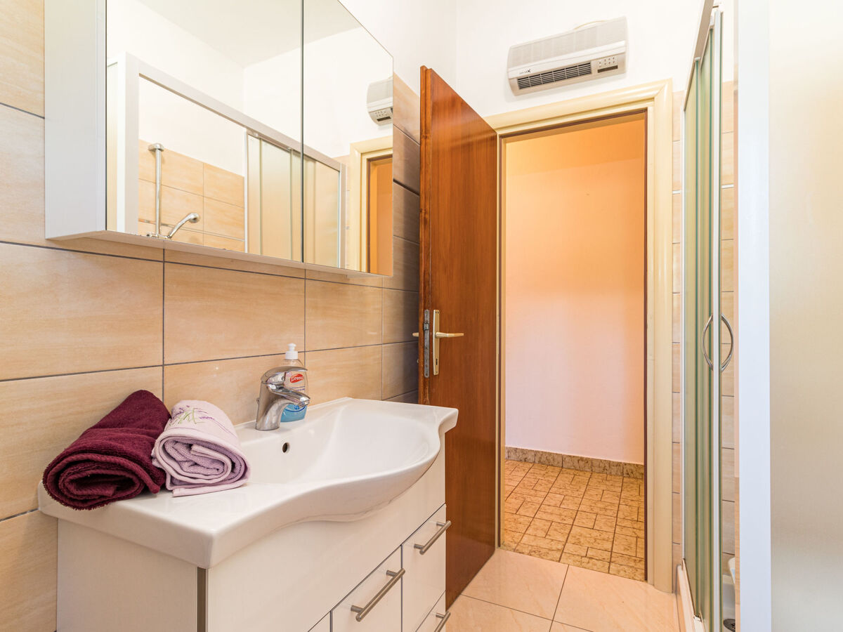 Maison Larisa avec piscine privée à Pićan - Photo 20