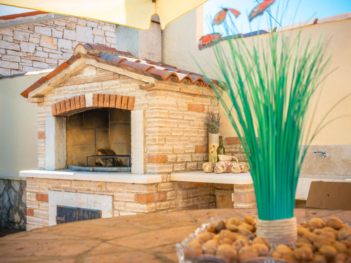 Maison Medica à Pazin : piscine privée et terrasse - Photo 20