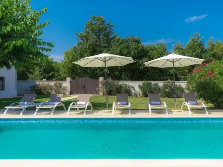 Maison Tijan à Rovinj : piscine privée et terrain 800m² : photo 2