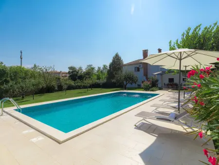 Maison Tijan à Rovinj : piscine privée et terrain 800m² : photo 8