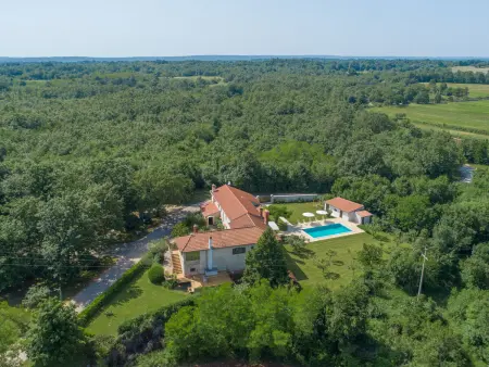 Maison Tijan à Rovinj : piscine privée et terrain 800m² : photo 54