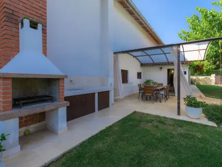 Maison Tijan à Rovinj : piscine privée et terrain 800m² : photo 57