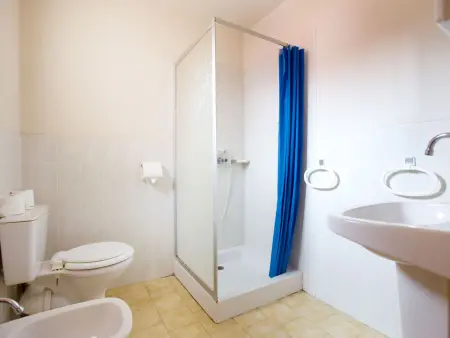 Grand appartement RDC 6 pers., 200 m de la mer à Calvi - Photo 8