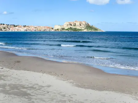 Grand appartement RDC 6 pers., 200 m de la mer à Calvi - Photo 13