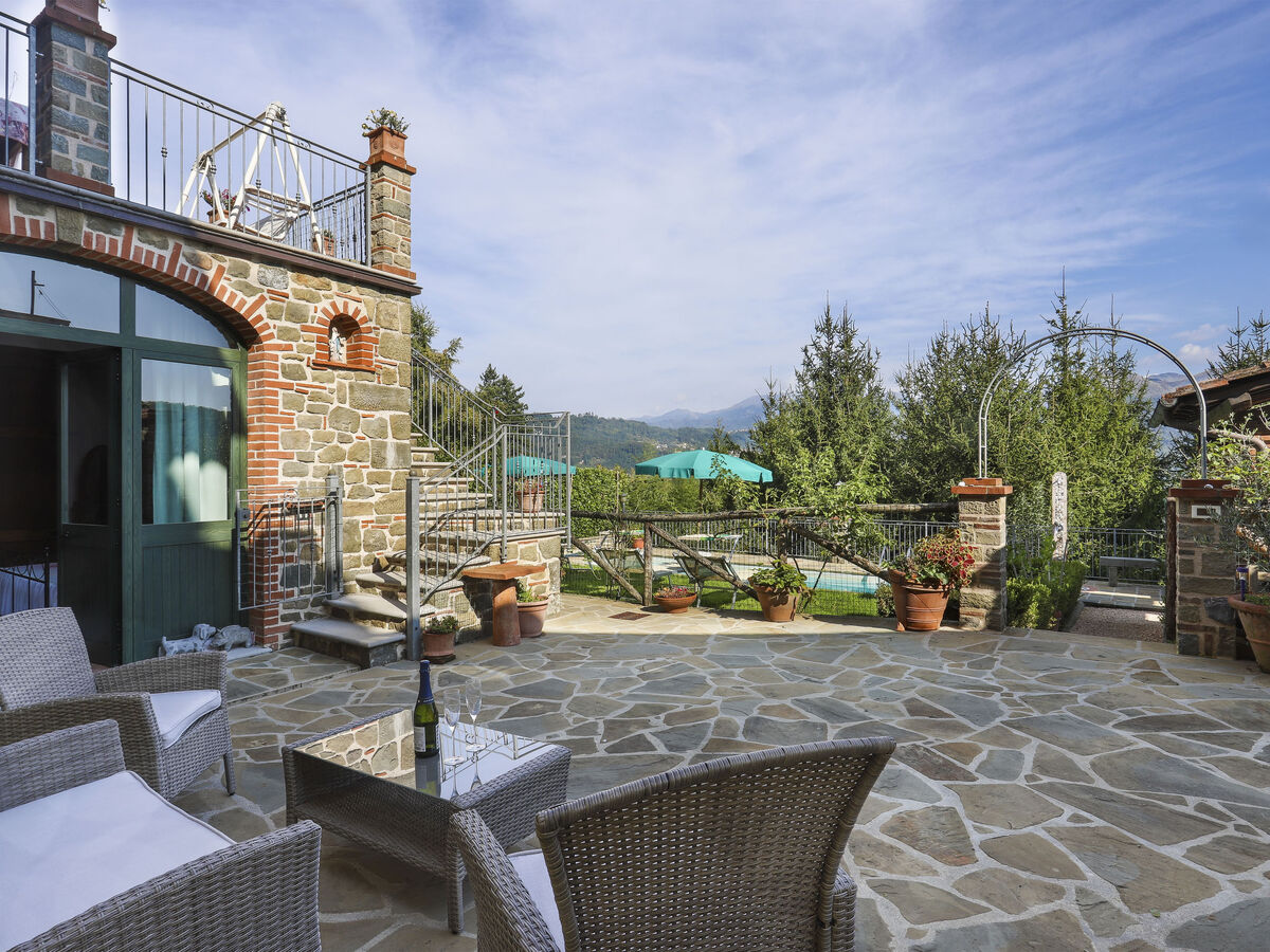 Appartement rustique à Bagni di Lucca, piscine privée et vue panoramique - Photo 4