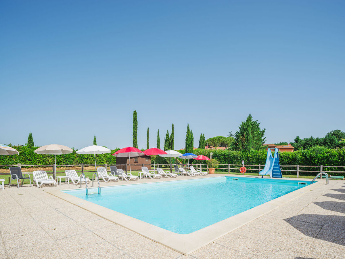 Appartement Ponziani à Orentano, piscine et 5000 m² - Photo 2