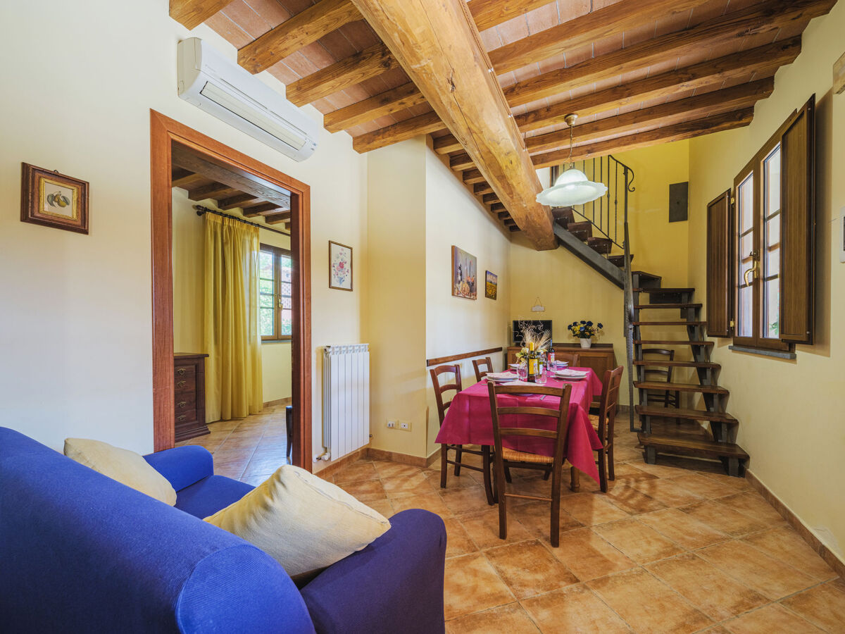 Appartement Ponziani à Orentano, piscine et 5000 m² - Photo 6