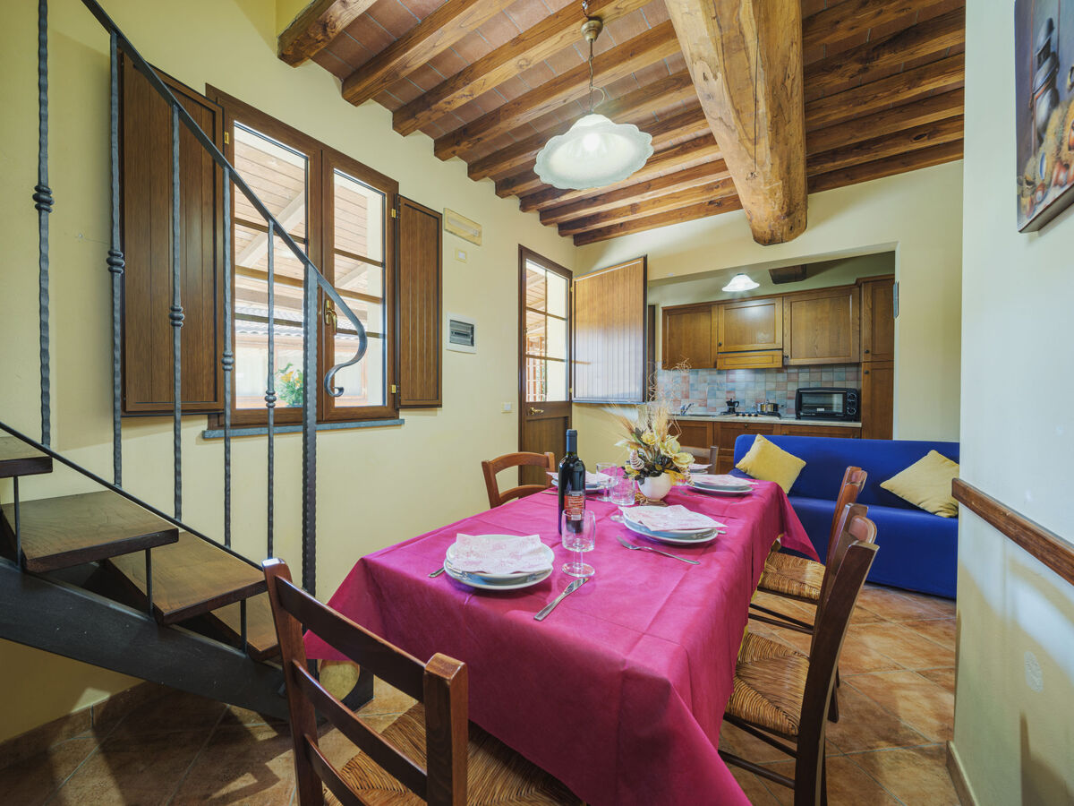 Appartement Ponziani à Orentano, piscine et 5000 m² - Photo 8