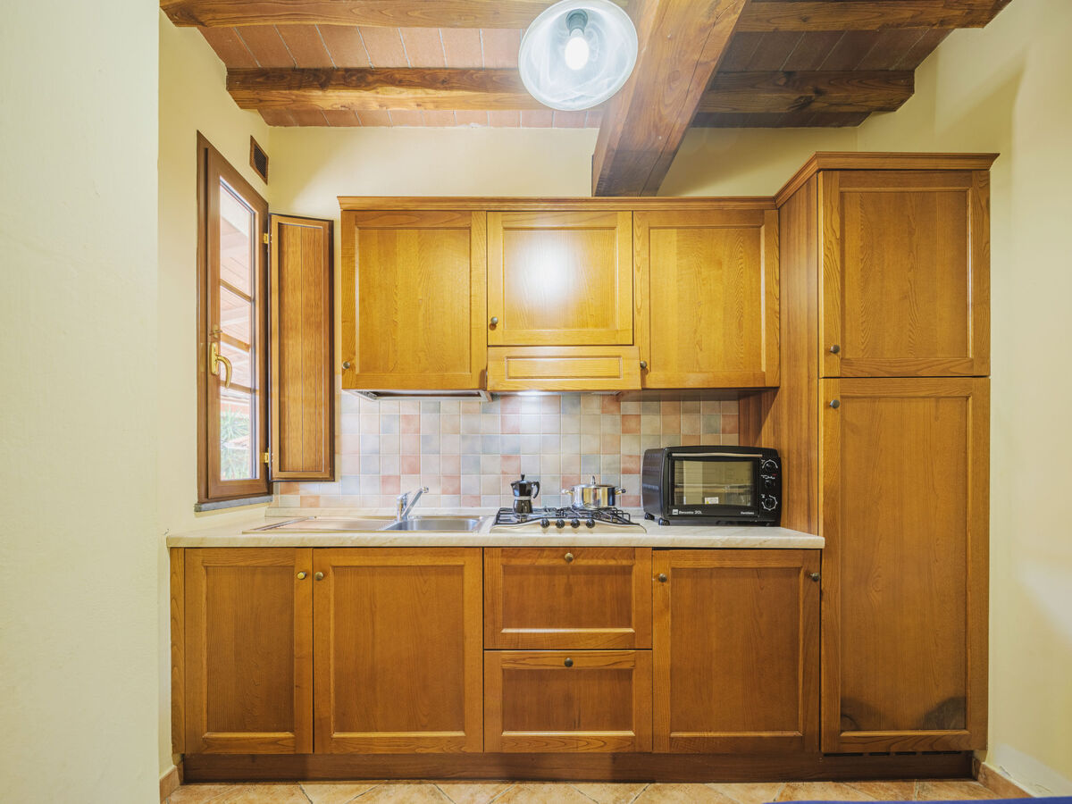 Appartement Ponziani à Orentano, piscine et 5000 m² - Photo 11