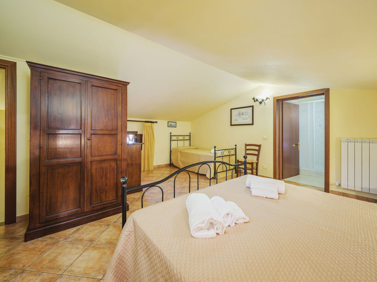 Appartement Ponziani à Orentano, piscine et 5000 m² - Photo 17