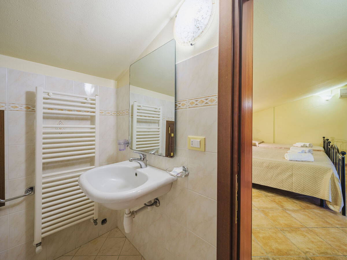 Appartement Ponziani à Orentano, piscine et 5000 m² - Photo 18