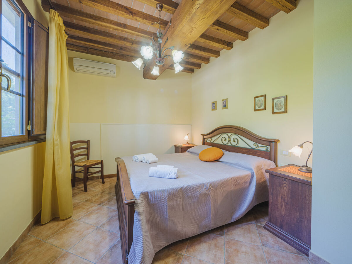 Appartement Ponziani à Orentano, piscine et 5000 m² - Photo 20