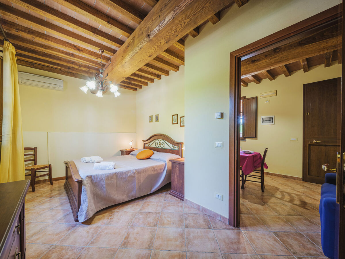 Appartement Ponziani à Orentano, piscine et 5000 m² - Photo 25