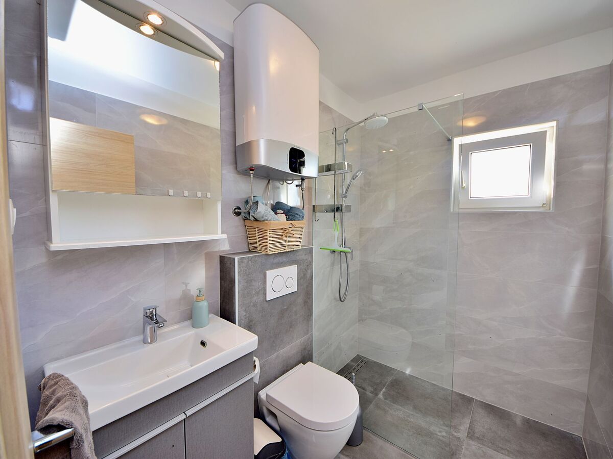 Neka : maison 2 étages avec piscine chauffée à Trogir - Photo 9