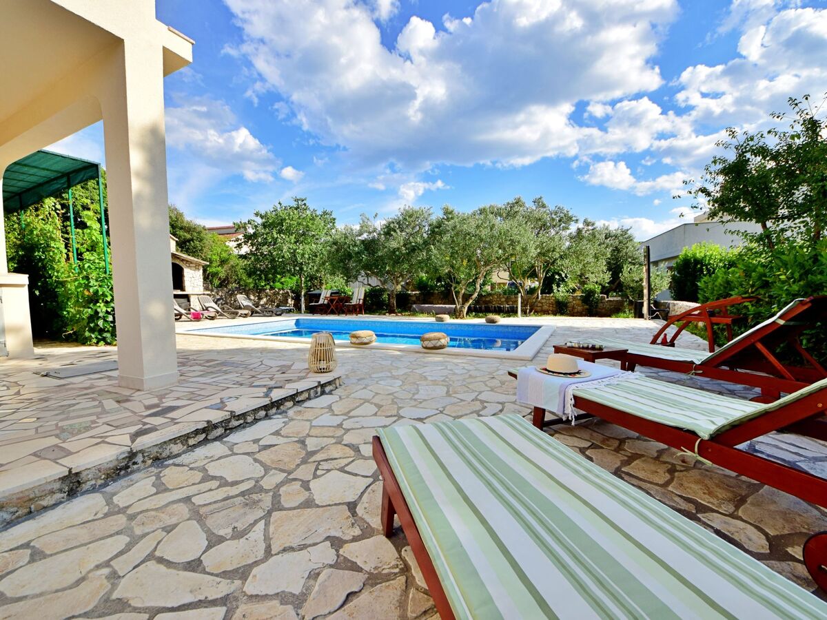 Neka : maison 2 étages avec piscine chauffée à Trogir - Photo 14
