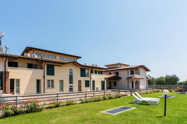 Maison Colombaro Tipo B : agriturismo avec golf et piscine - Photo 3