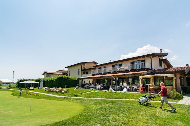 Maison Colombaro Tipo B : agriturismo avec golf et piscine - Photo 4