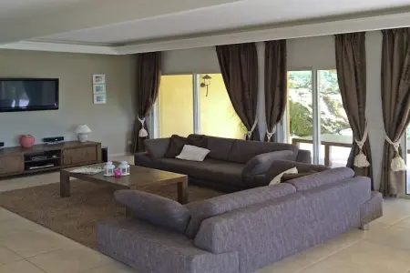 Villa Aramis, Villa à Le Muy avec piscine et lac - Photo 1