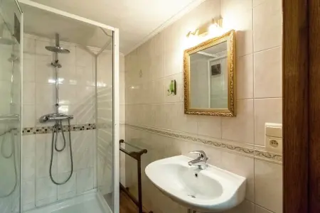 Maison Aremberg à Gimnée, 5 chambres pour 9 personnes : photo 24