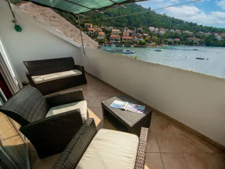 Maison jumelée à Brna (Korčula) avec vue sur la mer : photo 2
