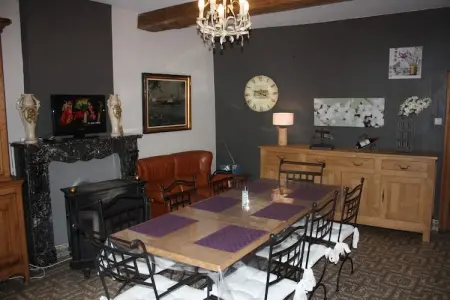 Maison Gimnée : 8 personnes, jardin et jeux : photo 5