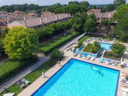 Maison 3 niveaux avec piscine, Villaggio dei Fiori - Photo 2